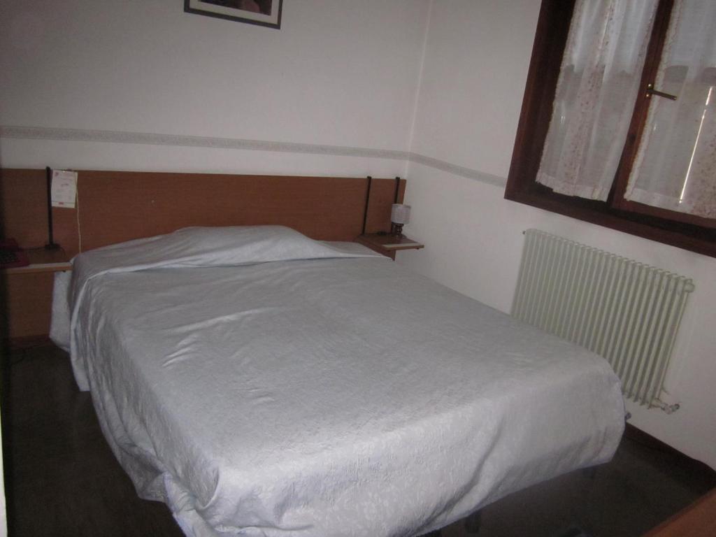 Albergo Leon Bianco Moggio Udinese Bilik gambar