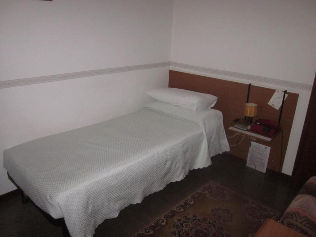 Albergo Leon Bianco Moggio Udinese Bilik gambar