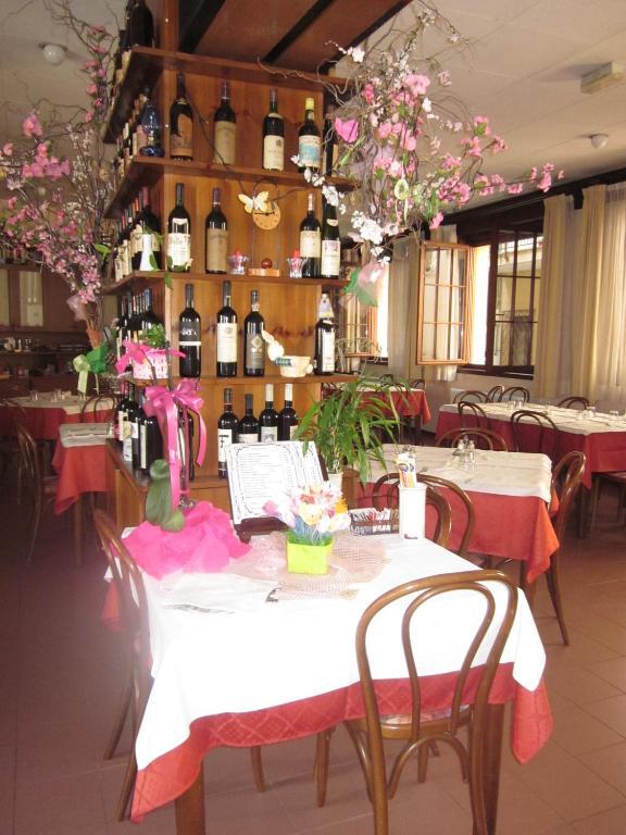 Albergo Leon Bianco Moggio Udinese Luaran gambar